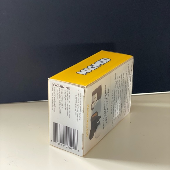 Camera Accessory- Mag Grip 2 by Mag Mod - Picture 6 of 10